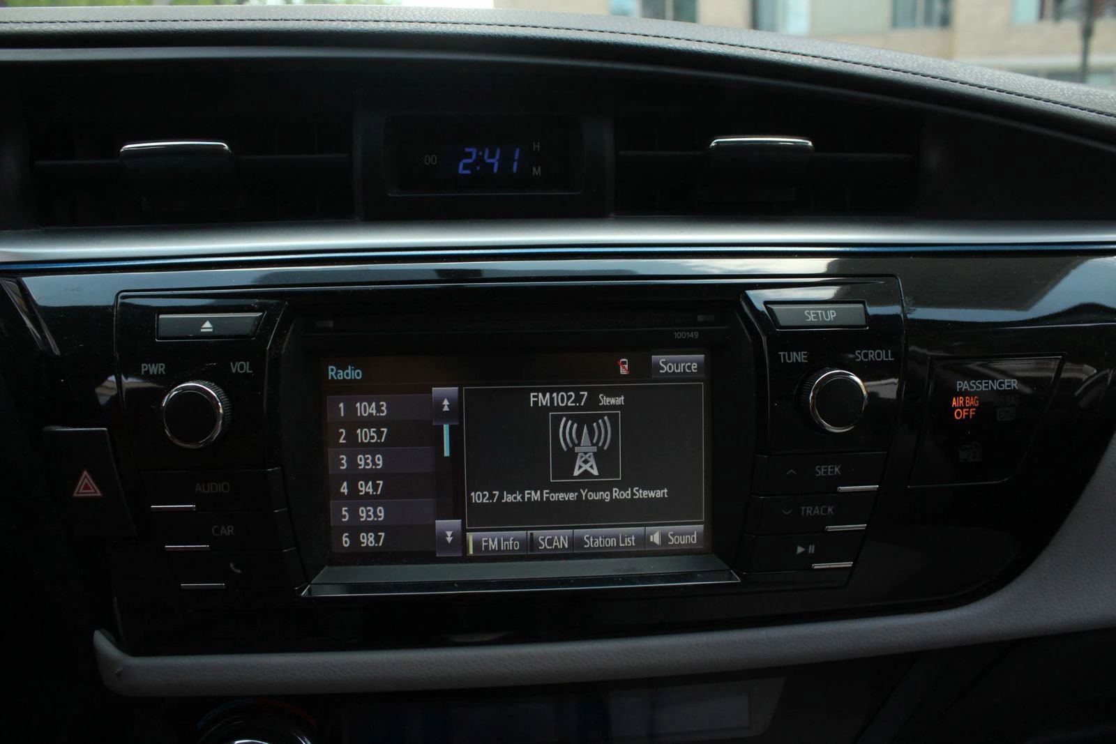 Used 2014 Toyota Corolla LE FWD image 31