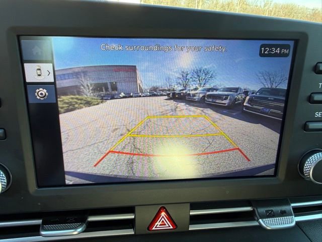 Certified 2025 Hyundai Elantra SE image 14