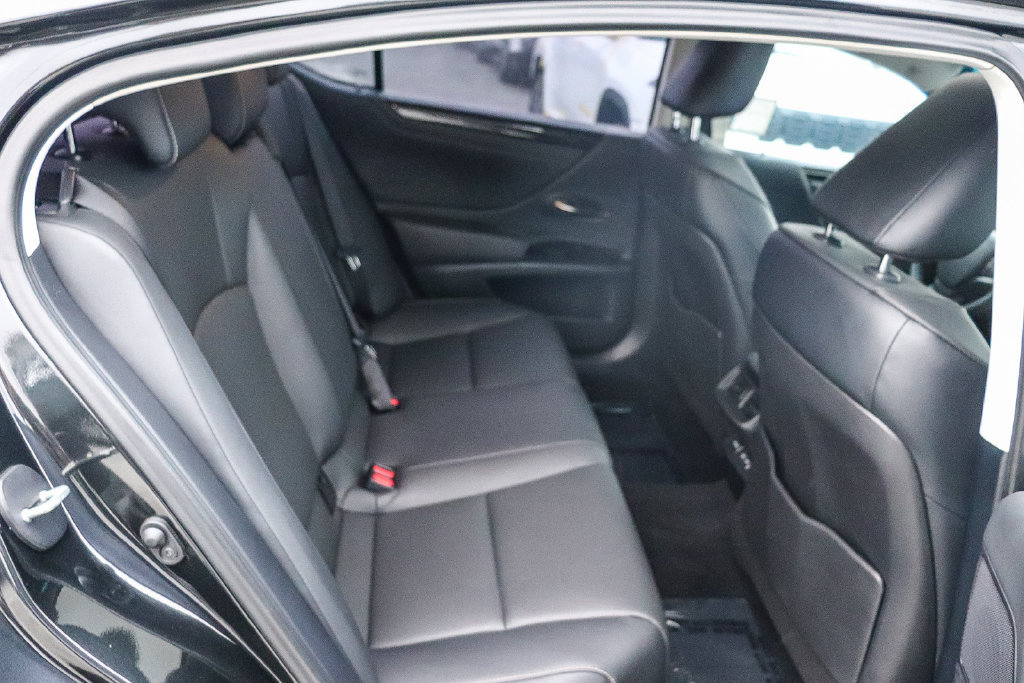 Used 2024 Lexus ES 350 FWD image 18