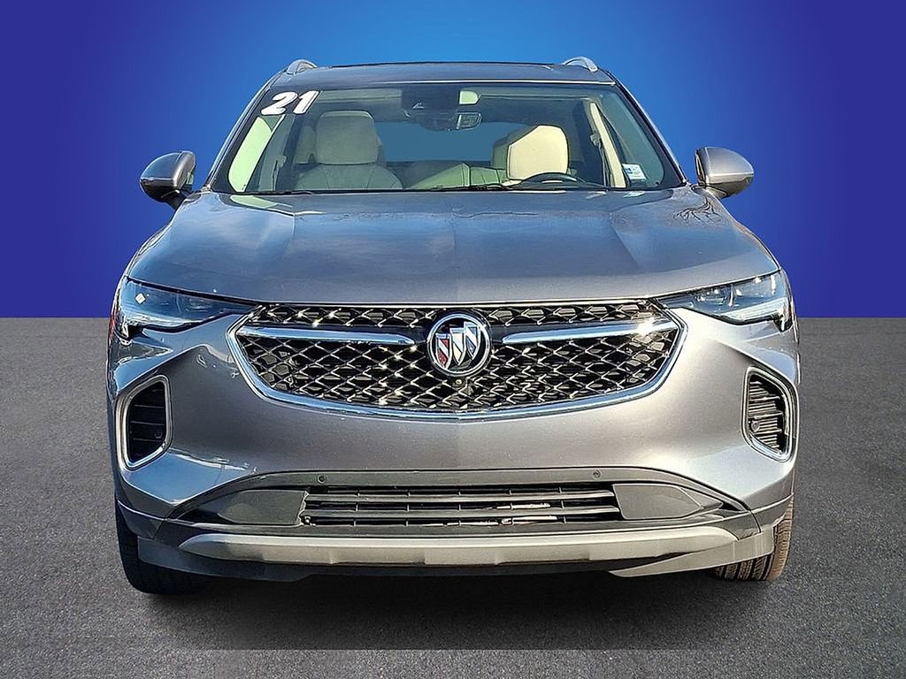 Used 2021 Buick Envision Avenir w/ Technology Package II image 2