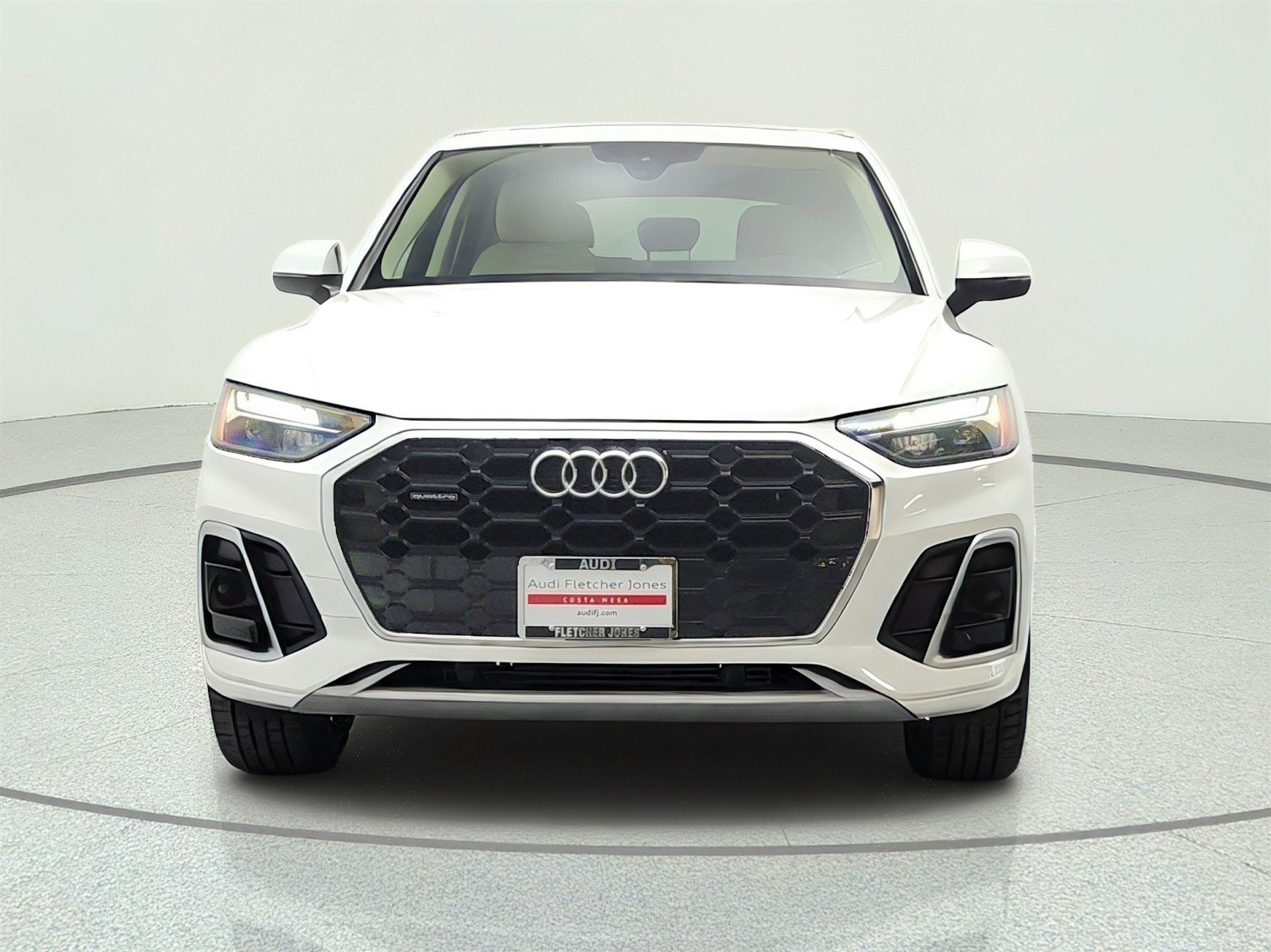 Used 2023 Audi Q5 2.0T Premium w/ Convenience Package AWD/4WD image 2