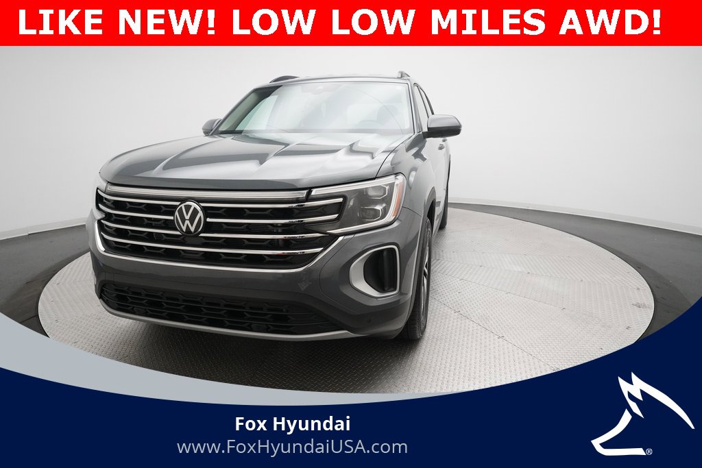 Used 2025 Volkswagen Atlas SE image 33