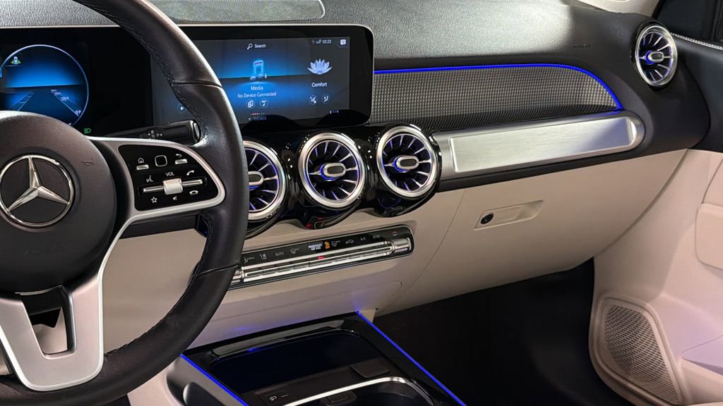 Used 2021 Mercedes-Benz GLB 250 4MATIC image 17