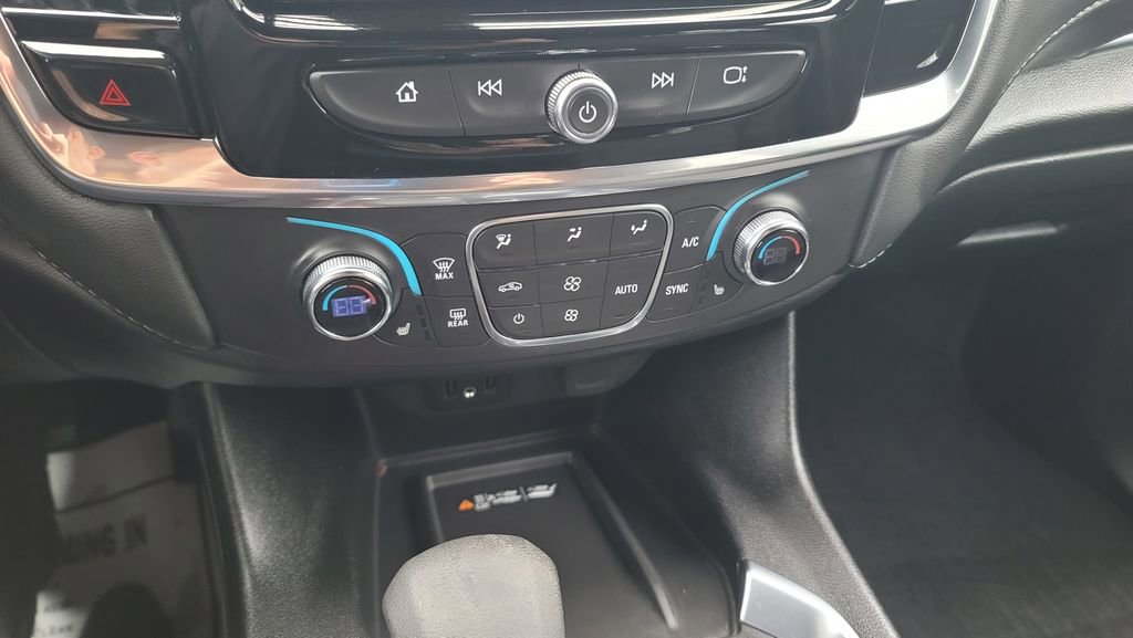 Used 2023 Chevrolet Traverse LT image 22