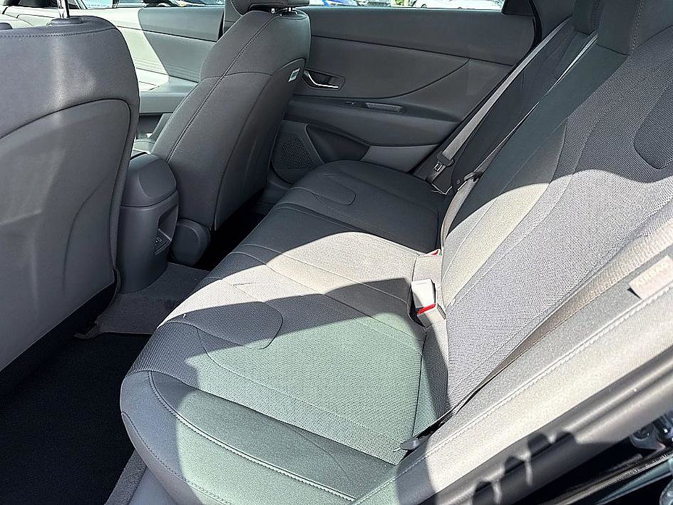 New 2026 Hyundai Elantra SE FWD image 7