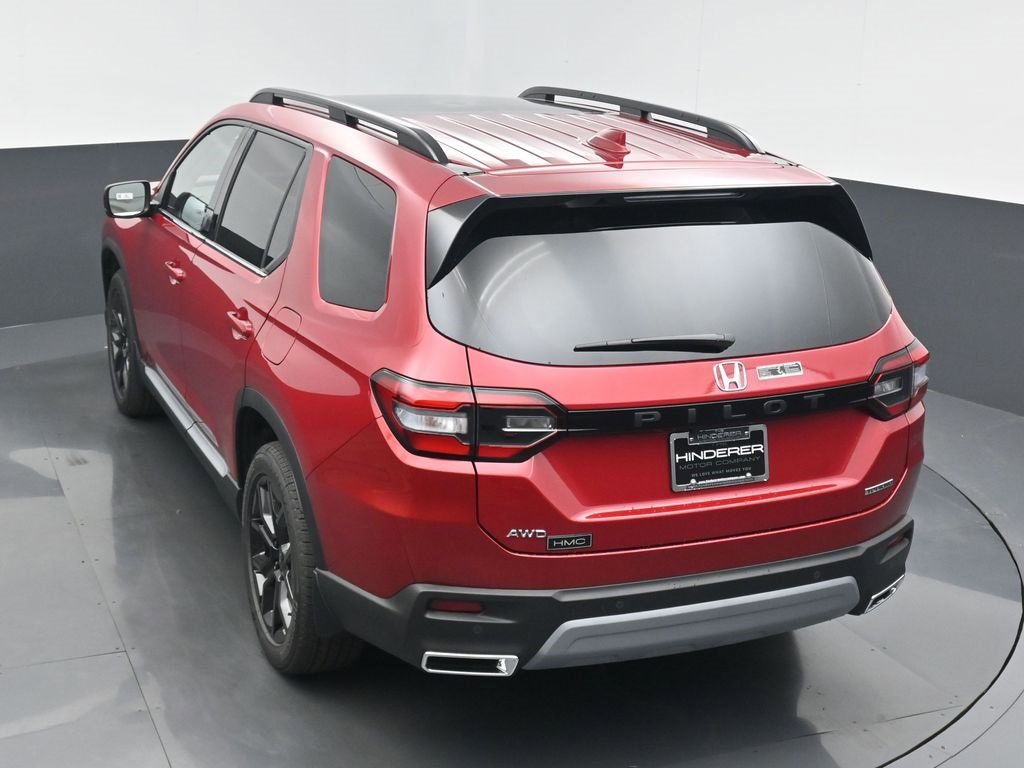 New 2025 Honda Pilot Touring image 18