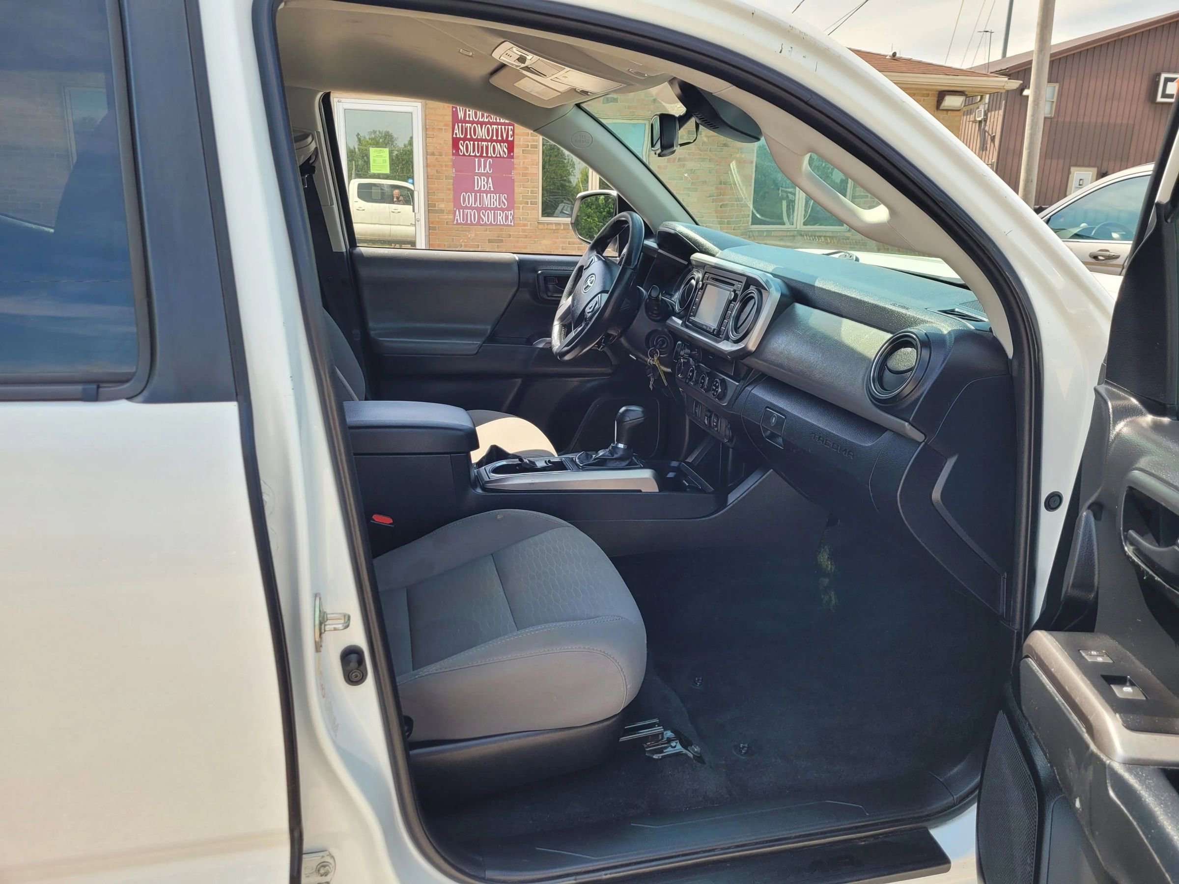 Used 2019 Toyota Tacoma SR5 image 17