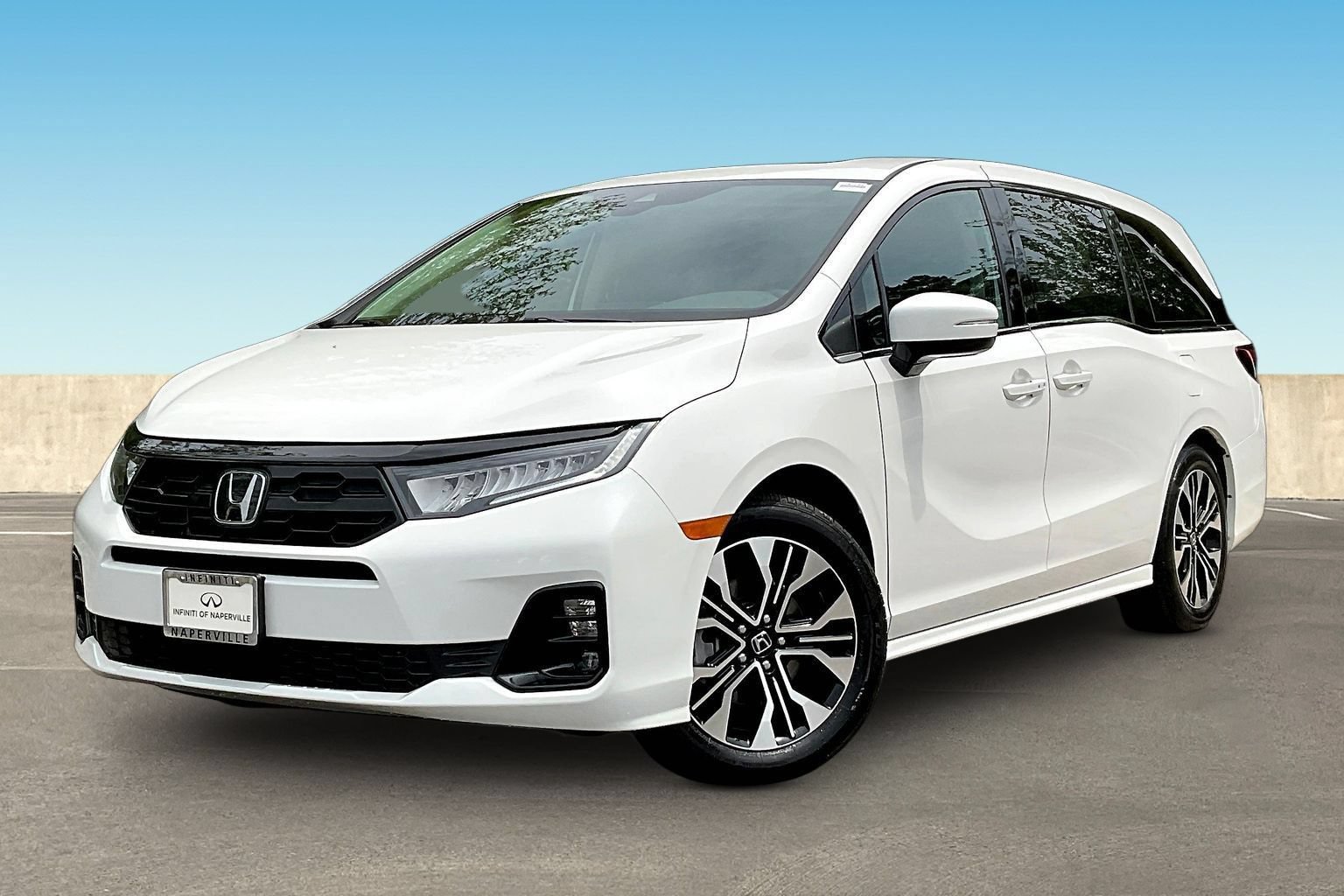 Used 2026 Honda Odyssey Elite image 3