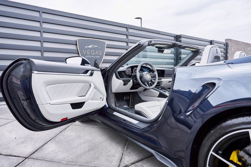 Used 2021 Porsche 911 Turbo S image 27