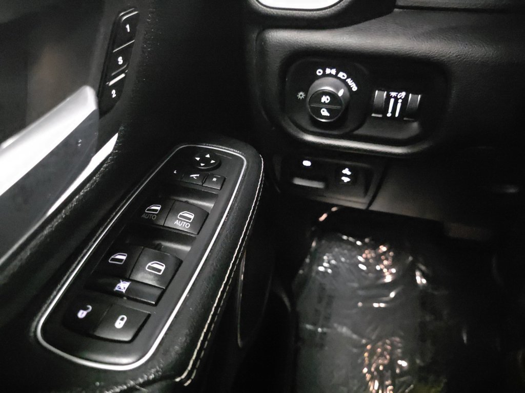 Used 2020 RAM 1500 Laramie w/ Sport Appearance Package AWD/4WD image 25