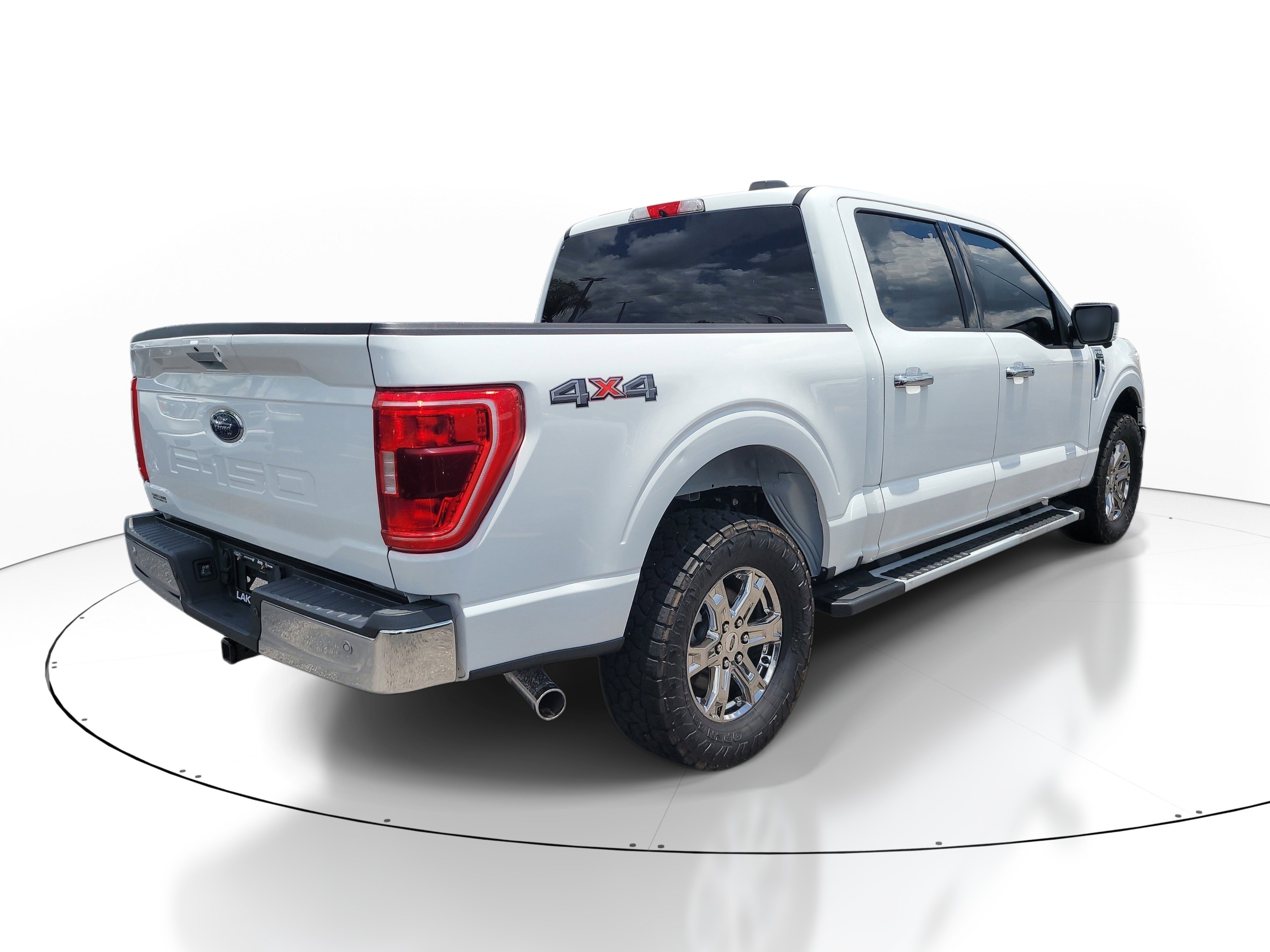Used 2022 Ford F150 XLT w/ Equipment Group 302A High AWD/4WD image 4