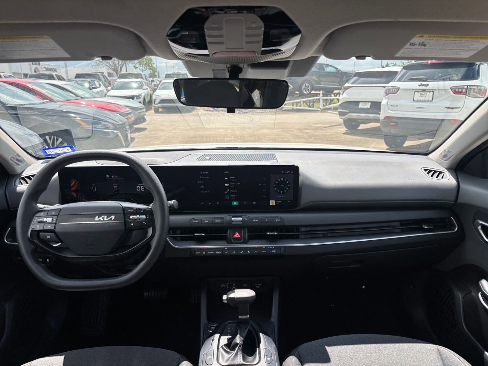 Used 2025 Kia K4 FWD image 32