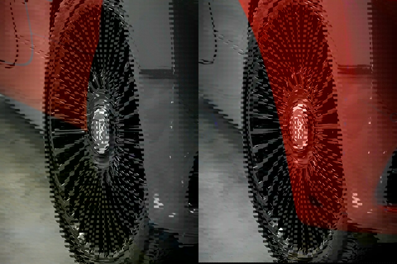 Used 2014 Rolls-Royce Wraith image 4