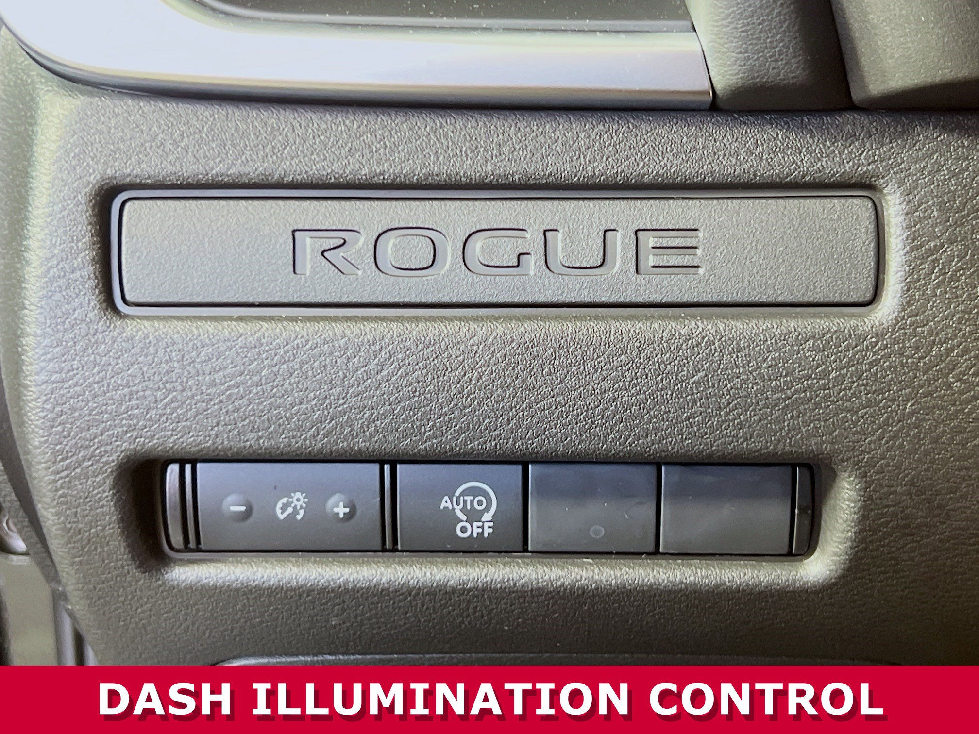 Used 2025 Nissan Rogue S image 12