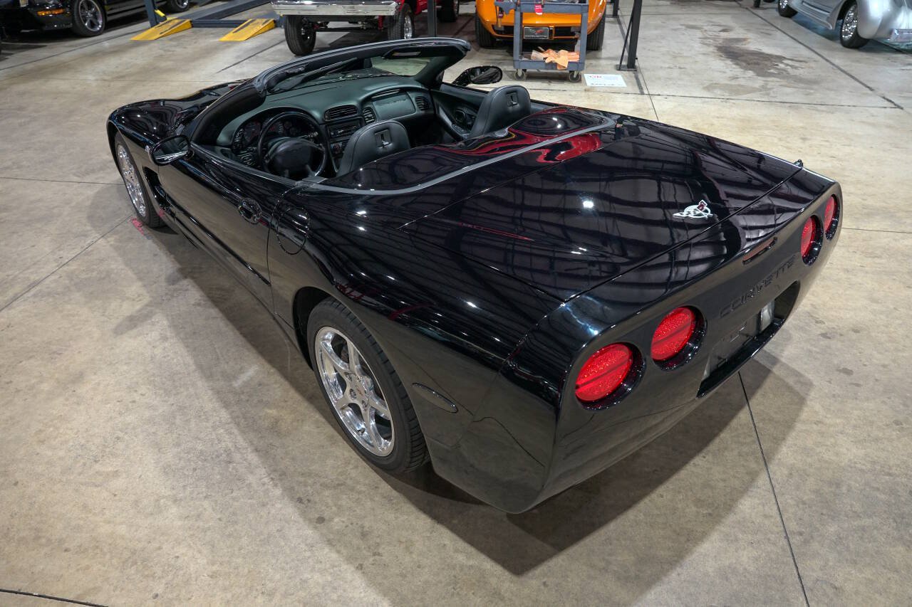 Used 2003 Chevrolet Corvette Convertible w/ Preferred Equipment Group1 RWD image 16