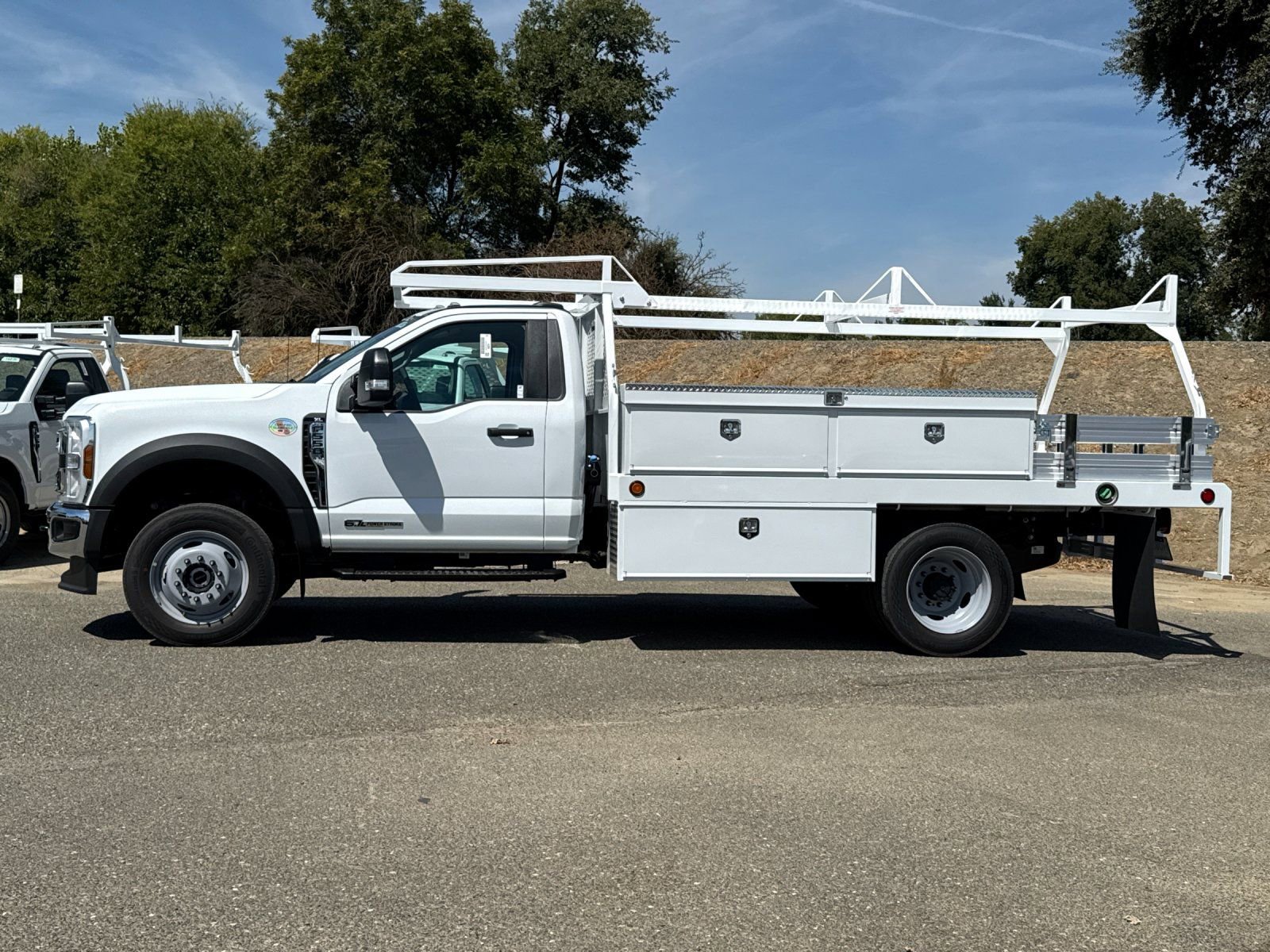 New 2025 Ford F550 4x4 Regular Cab Super Duty image 6