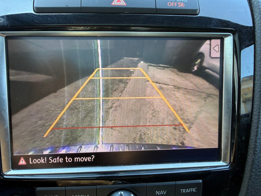 Used 2014 Volkswagen Touareg VR6 AWD/4WD image 18