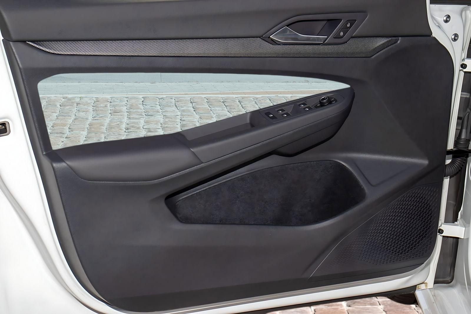 Used 2025 Volkswagen Golf w/ Euro Style Package image 14