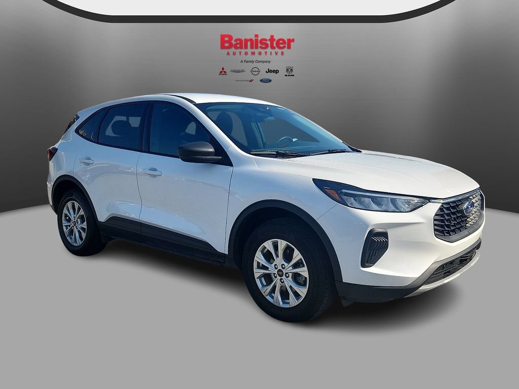 Used 2025 Ford Escape Active AWD/4WD image 3