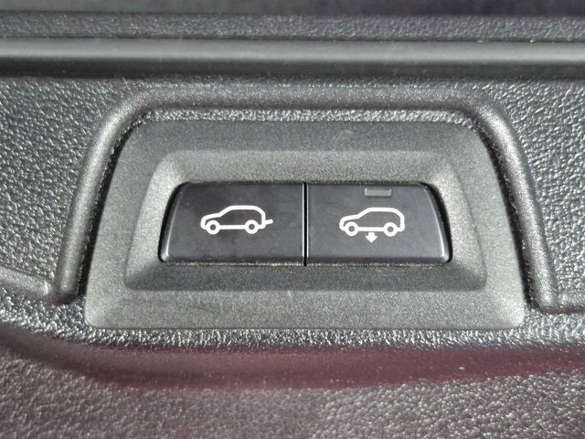 Used 2022 BMW X7 M50i image 28