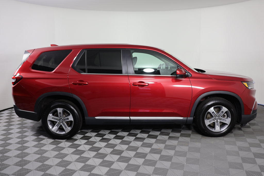 Used 2025 Honda Pilot EX-L image 9
