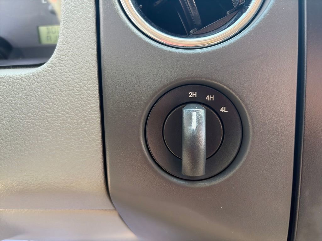 Used 2006 Ford F150 XLT AWD/4WD image 32