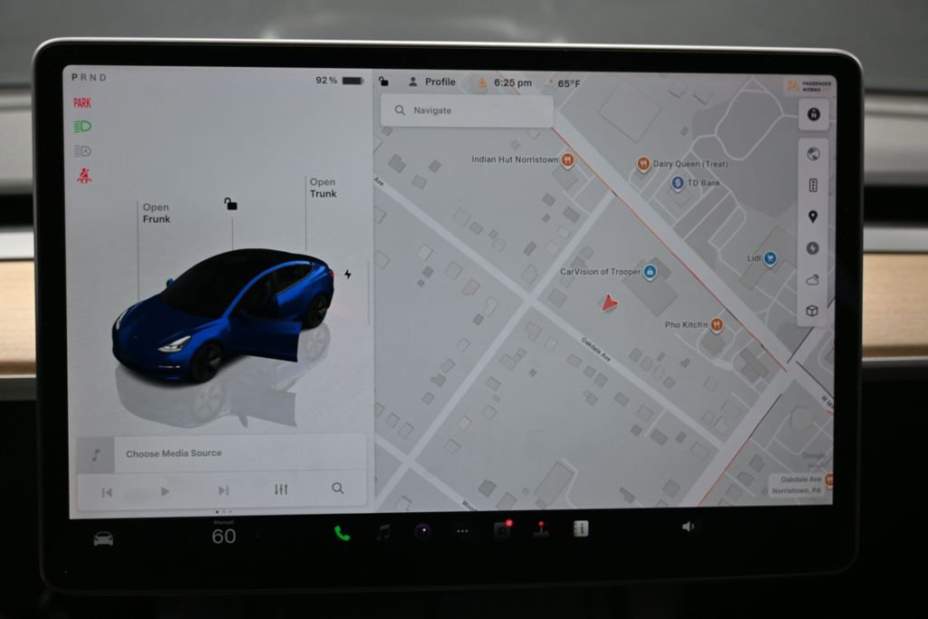 Used 2023 Tesla Model 3 Standard Range RWD image 22