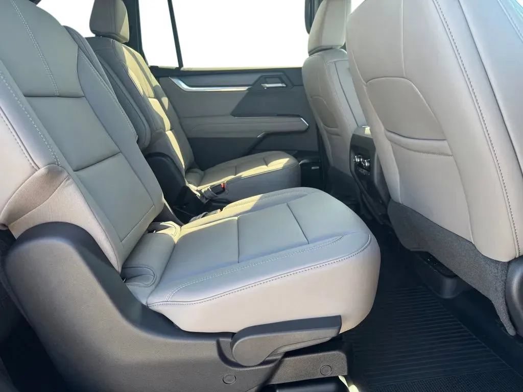 New 2027 GMC Acadia Elevation w/ Elevation Premium Package FWD image 16