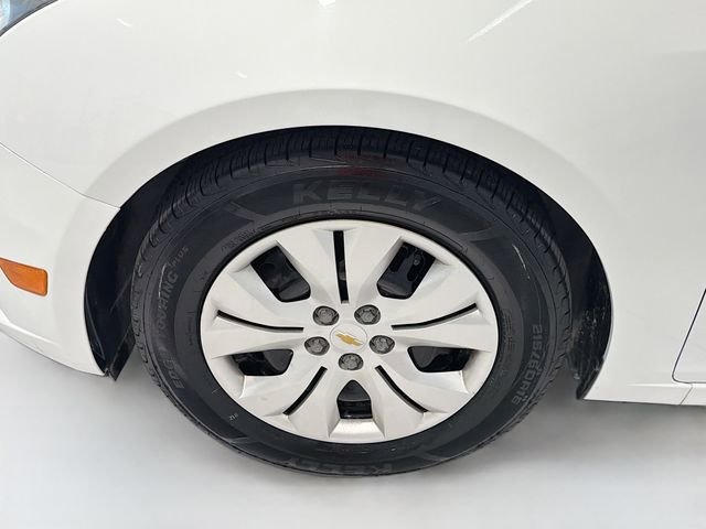 Used 2013 Chevrolet Cruze LS FWD image 20