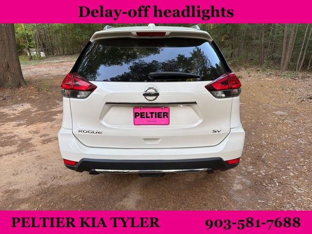 Used 2017 Nissan Rogue SV w/ SV Premium Package image 12