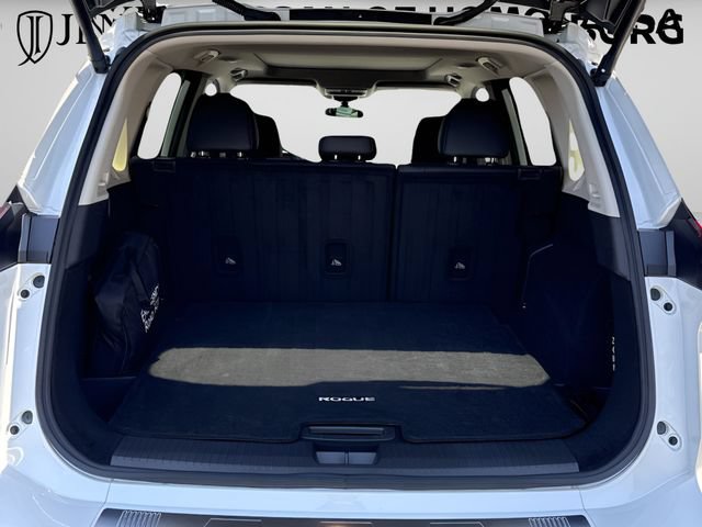 Certified 2024 Nissan Rogue SV w/ SV Premium Package FWD image 17