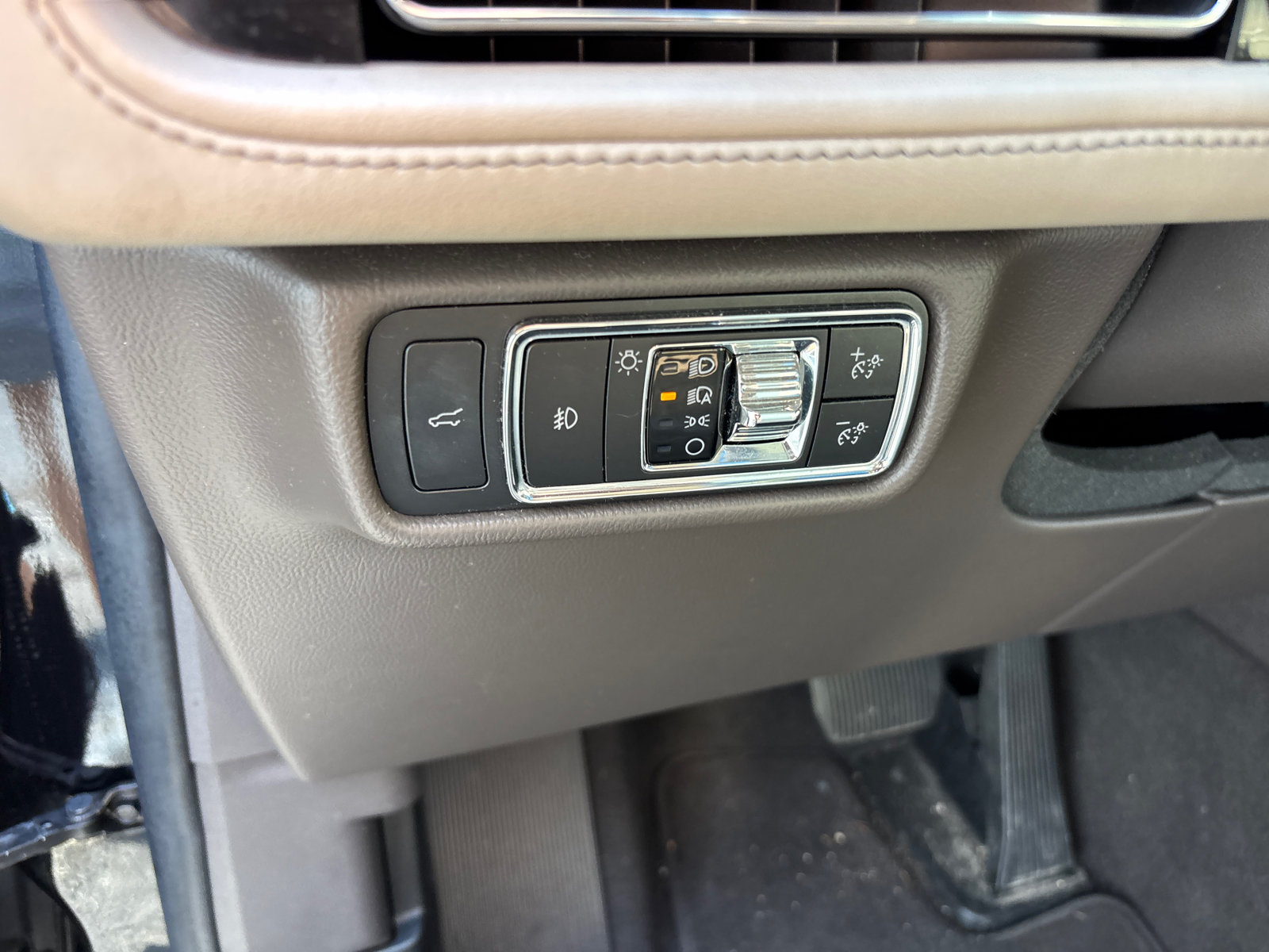 Used 2021 Lincoln Aviator Reserve w/ Equipment Group 201A AWD/4WD image 14