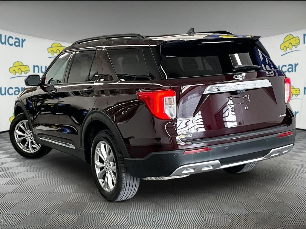 Used 2023 Ford Explorer XLT w/ Equipment Group 202A AWD/4WD image 4