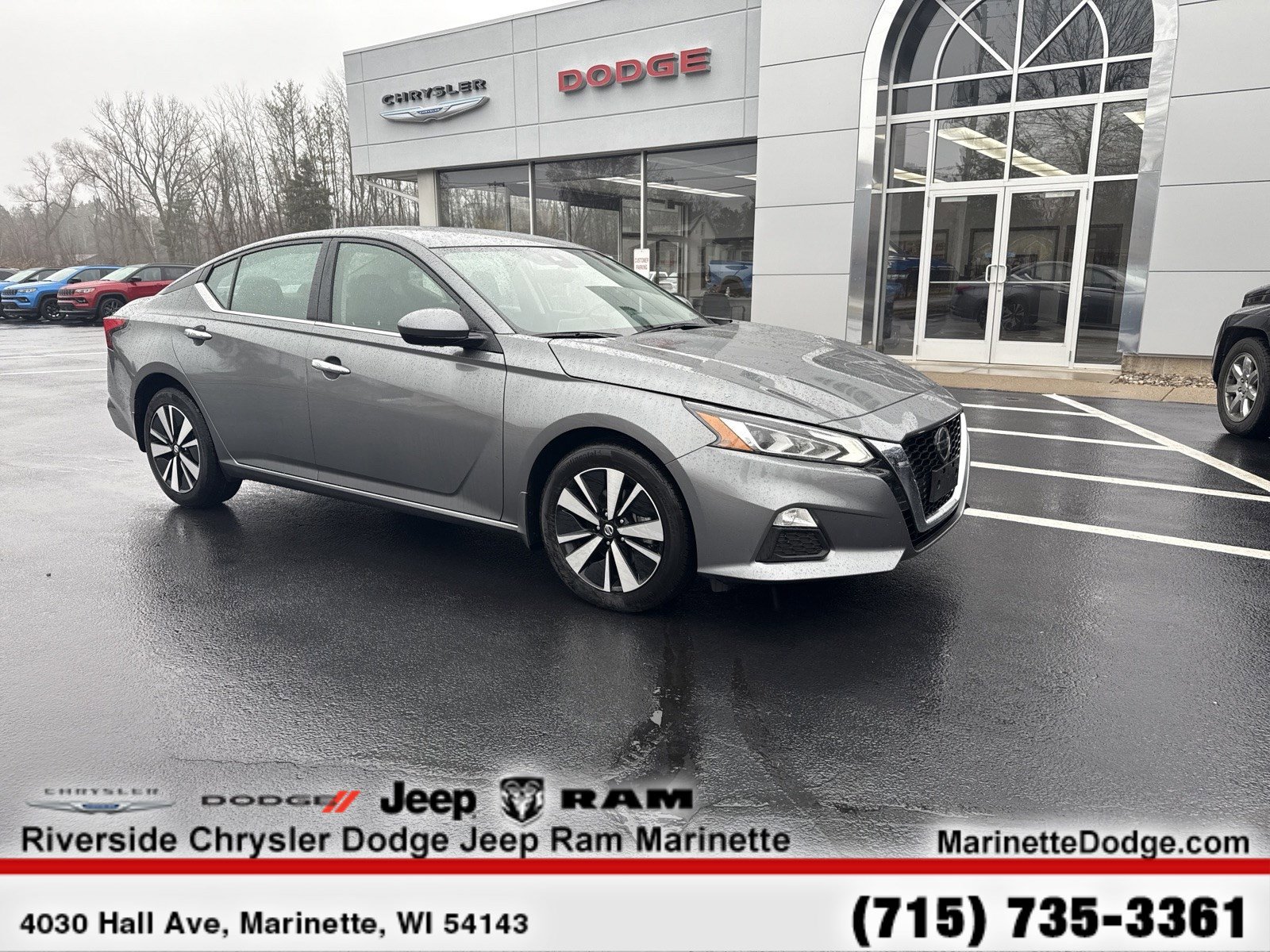 Used 2022 Nissan Altima 2.5 SV image 2