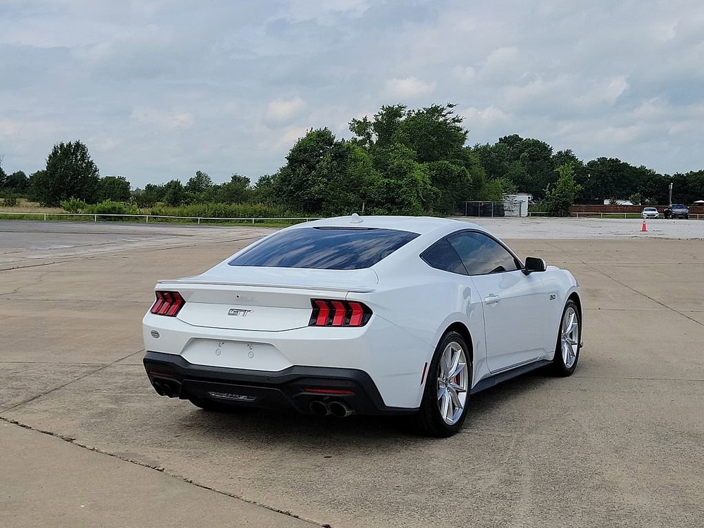 Used 2025 Ford Mustang GT Premium RWD image 5