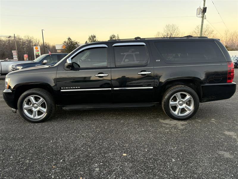 Used 2010 Chevrolet Suburban LTZ image 2