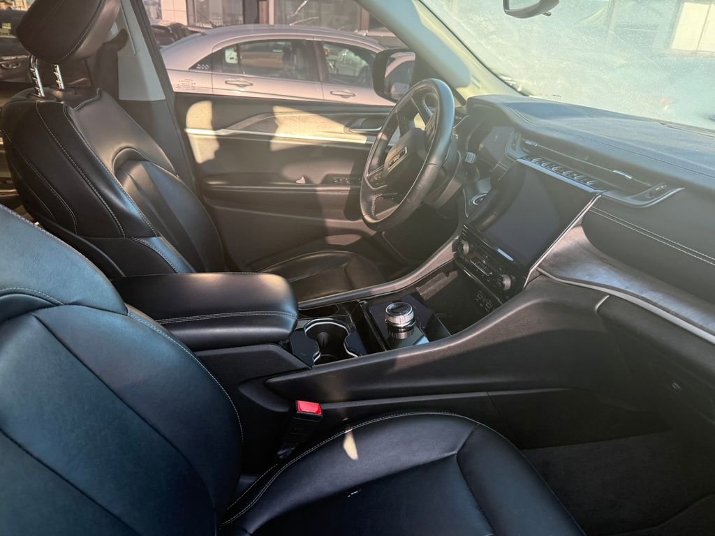 Used 2021 Jeep Grand Cherokee L Limited image 10