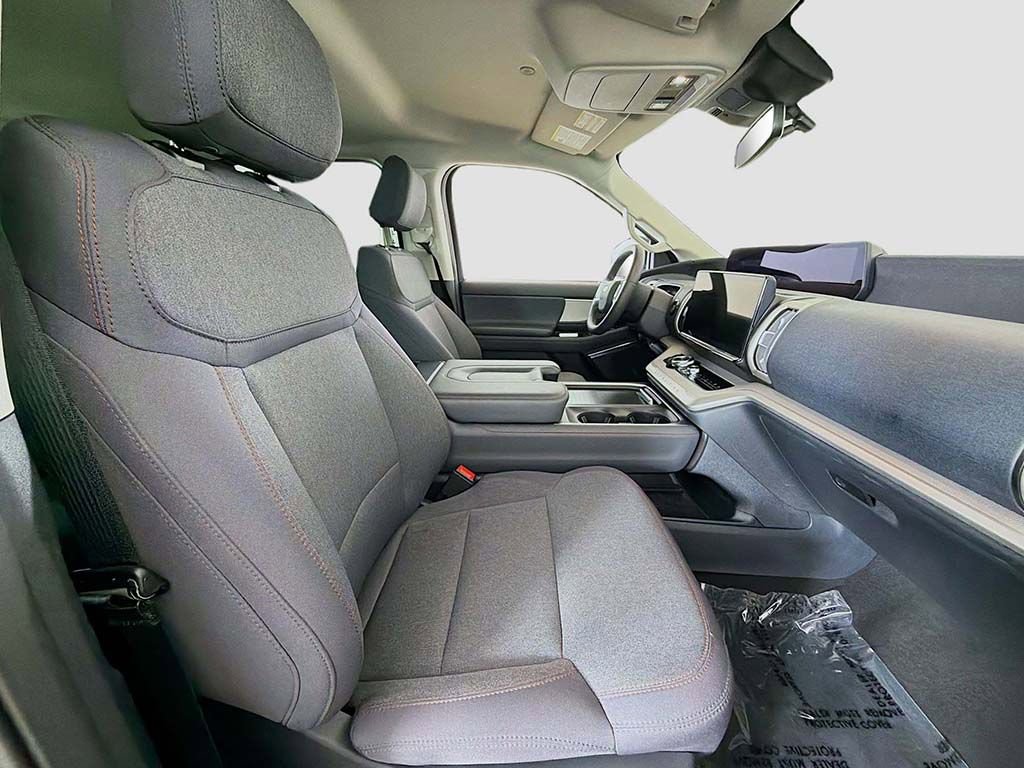 Used 2025 Ford Expedition Active image 21