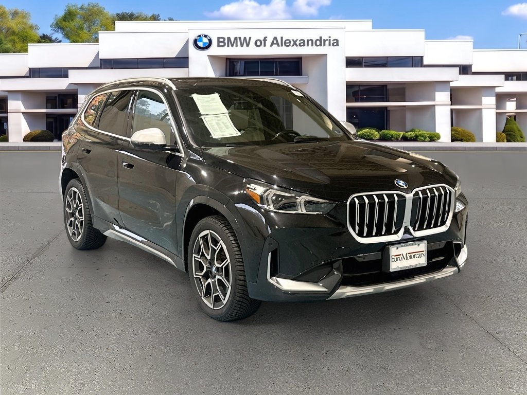 Used 2023 BMW X1 xDrive28i w/ Premium Package AWD/4WD image 3
