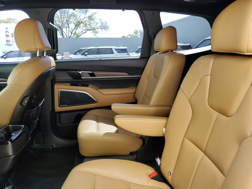Used 2022 Kia Telluride SX w/ Nightfall Edition Package image 15
