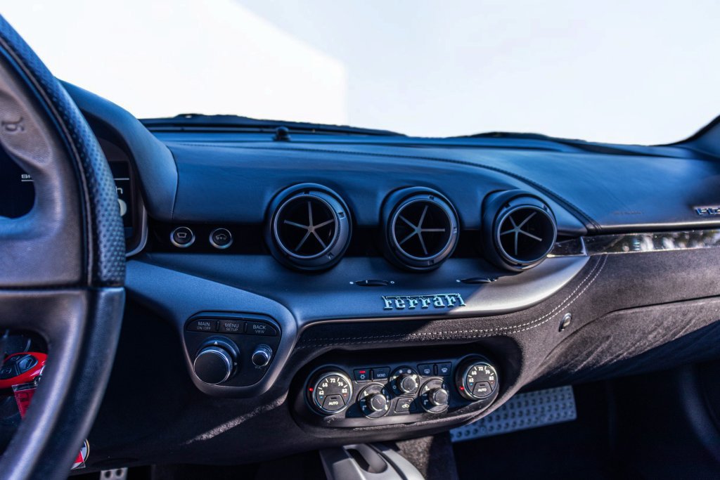 Used 2014 Ferrari F12 Berlinetta RWD image 39