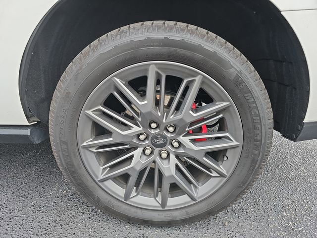 Used 2025 Ford Expedition Platinum w/ Stealth Performance Package AWD/4WD image 9