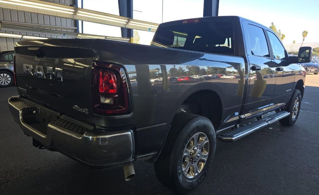 Used 2025 RAM 2500 Big Horn AWD/4WD image 3