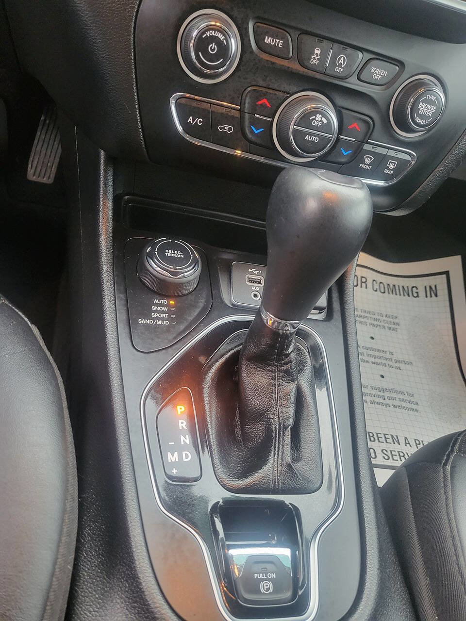 Used 2020 Jeep Cherokee Limited image 18