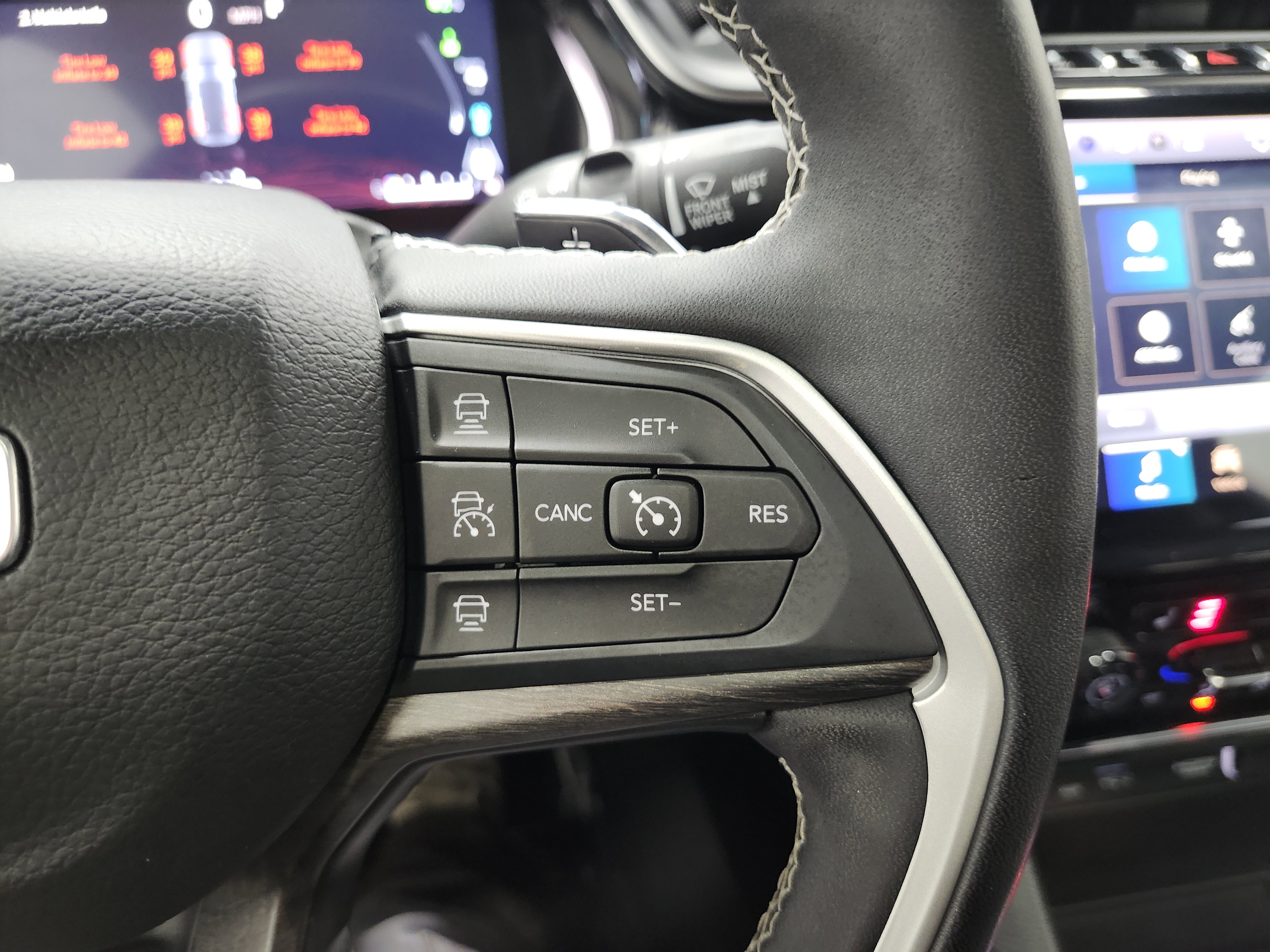 Used 2023 Jeep Grand Cherokee 4WD 4xe image 39