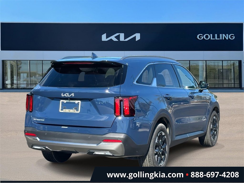 Certified 2024 Kia Sorento S w/ Panoramic Sunroof Package image 3