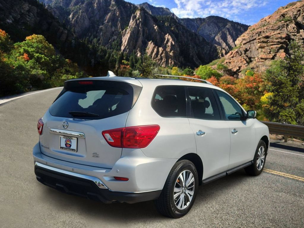 Used 2020 Nissan Pathfinder SL AWD/4WD image 3