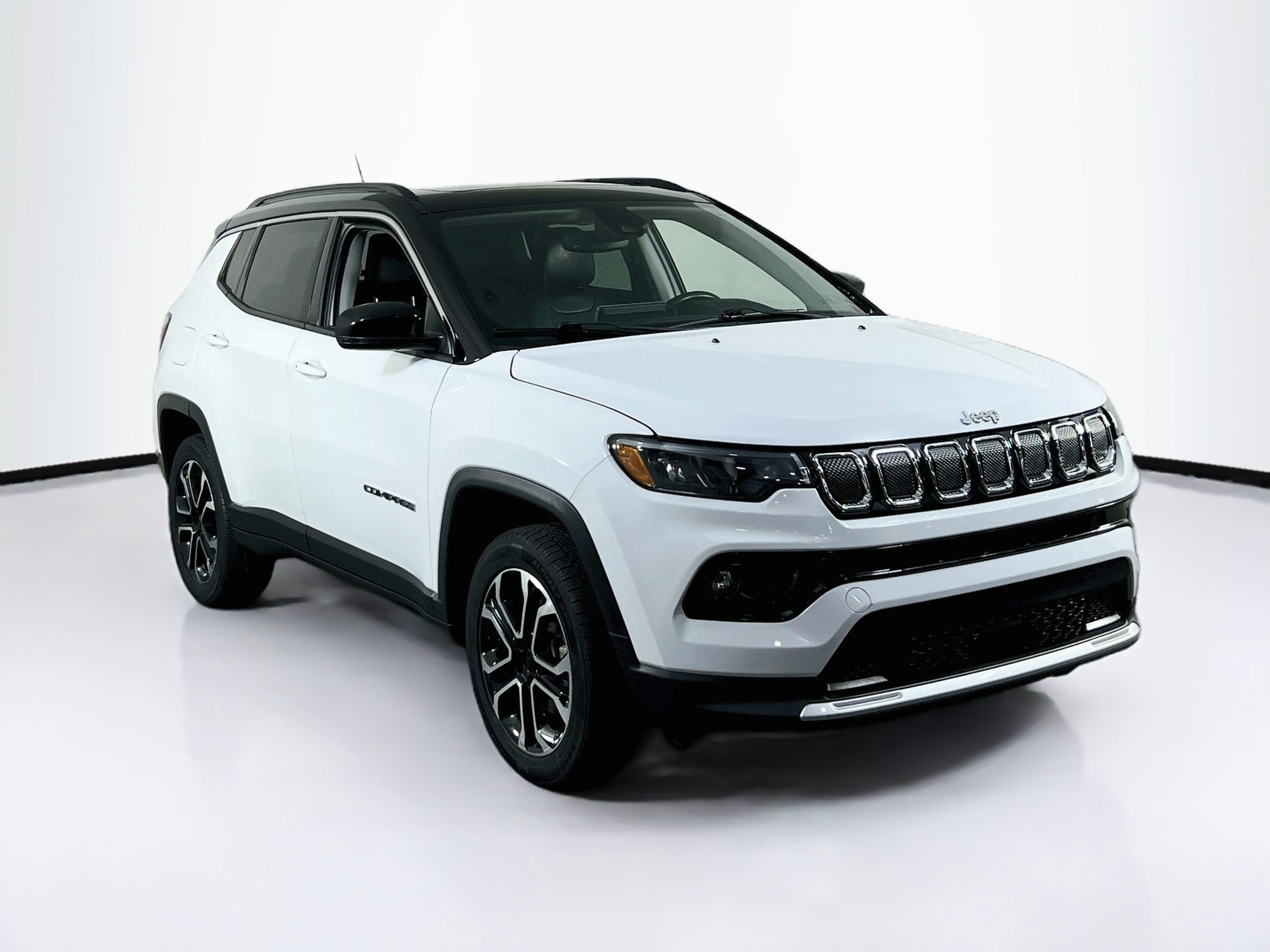 Used 2022 Jeep Compass Limited w/ Sun and Sound Group AWD/4WD image 3