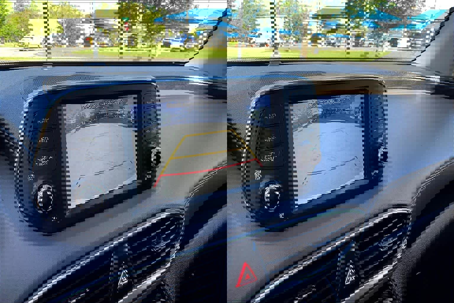 Used 2020 Hyundai Santa Fe SEL w/ Convenience Package image 26