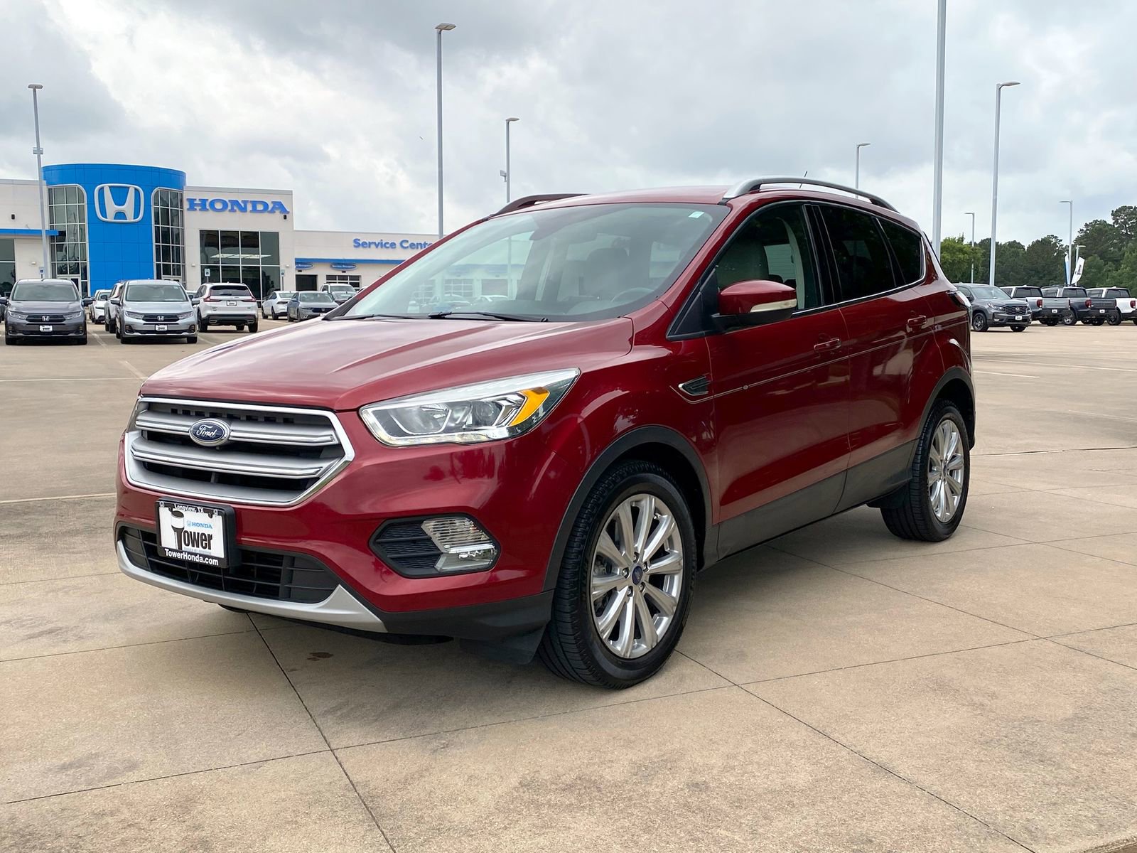 Used 2017 Ford Escape Titanium FWD image 3